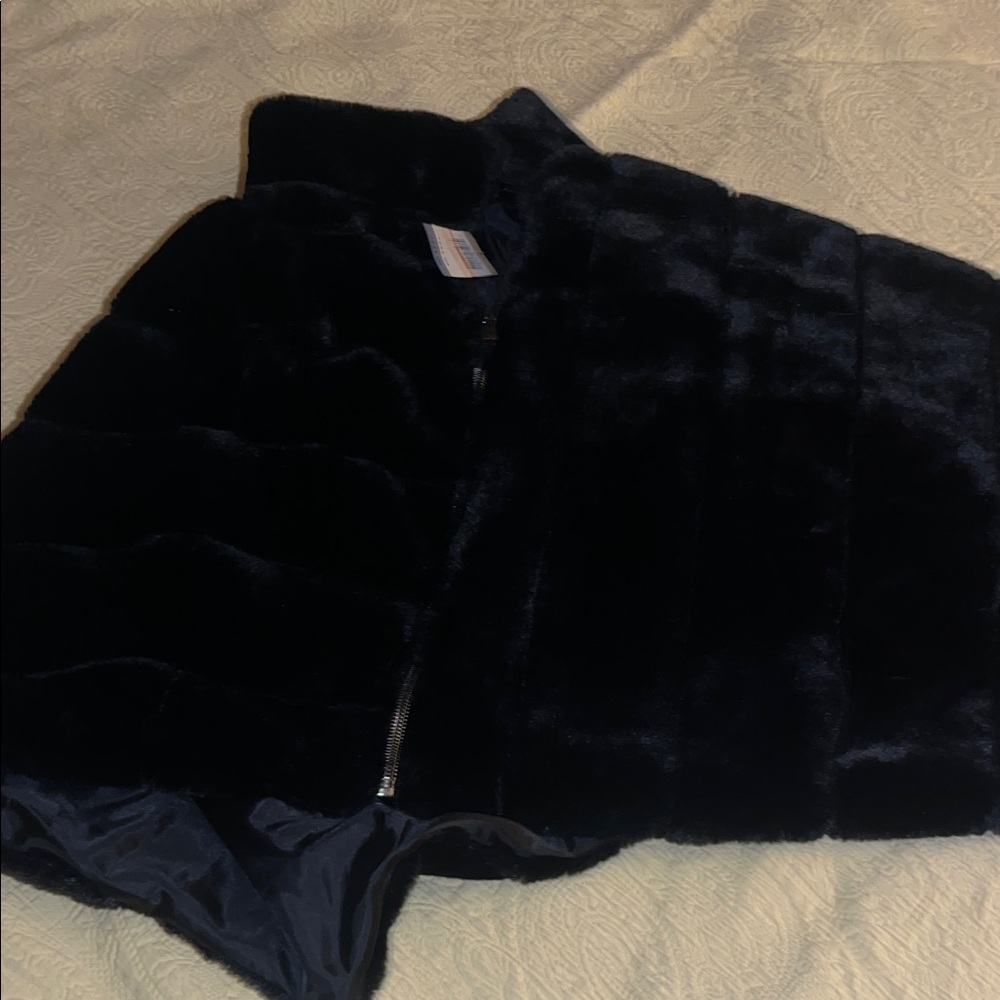 Adrienne Landau Black Faux Fur Cape - Picture 3 of 12